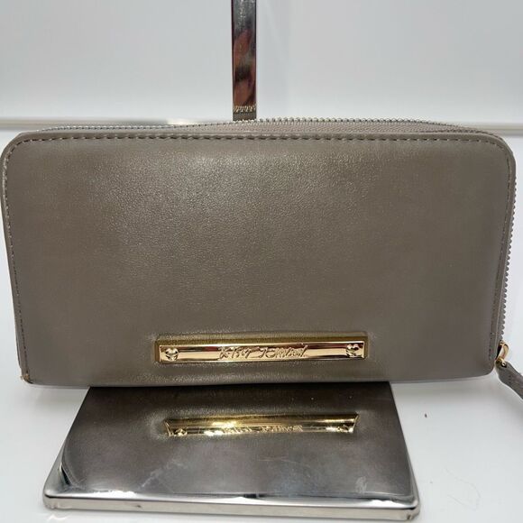 Betsey Johnson Faux Leather Bow Front Long Wallet - Picture 2 of 12